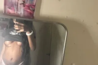 IM BACK 💋WETNREADY 💦😜AVAILABLE... - Image 1