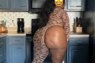 💯SUPER TIGHT & WET💕💕💕 LEGS OPE... - Image 4